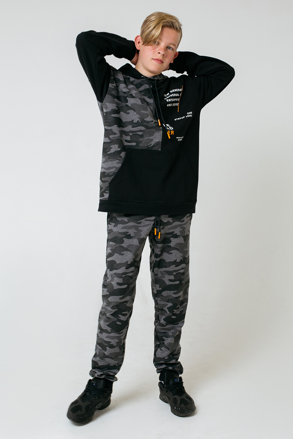 картинка Брюки для мальчика КБ 400112 серый меланж, милитари к58 от магазина детских товаров ALiSa