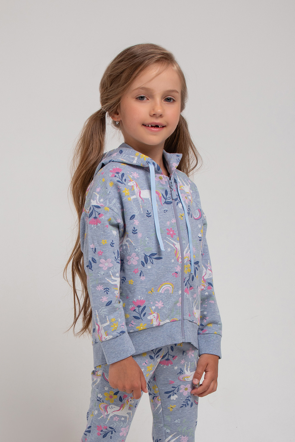 картинка Куртка для девочки Crockid КР 301629 серо-голубой меланж, единороги в цветах к321 от магазина детских товаров ALiSa