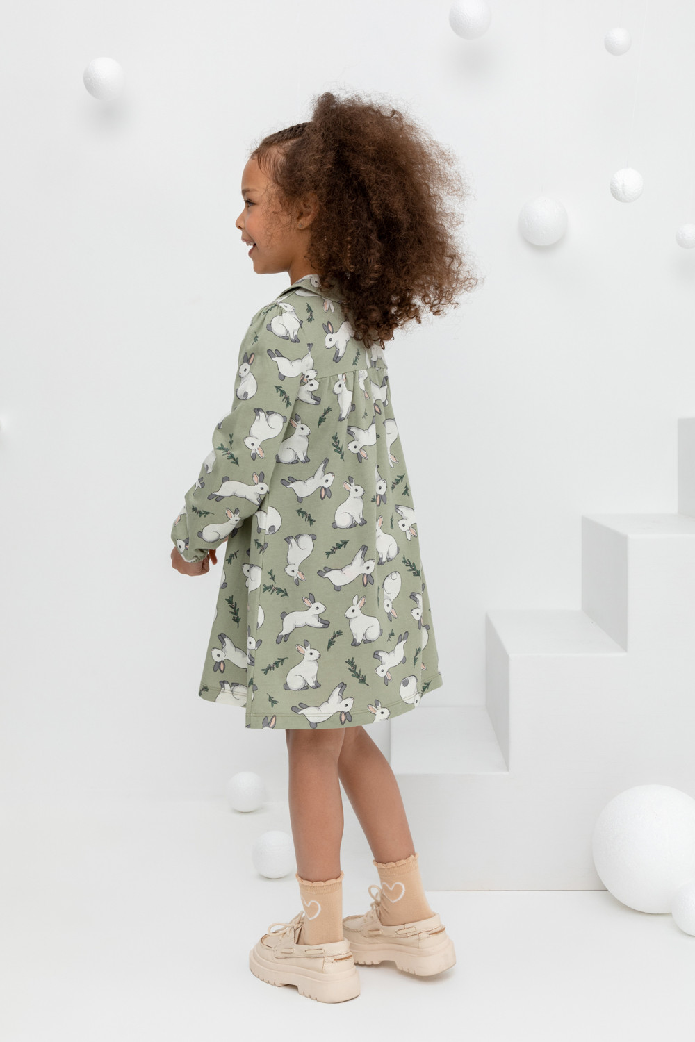картинка Платье для девочки Crockid КР 5834 оливковый хаки, нежные зайчики к437 от магазина детских товаров ALiSa